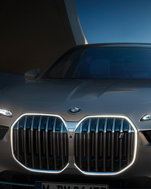 BMW kidney 'iconic glow' of BMW i7 xDrive60