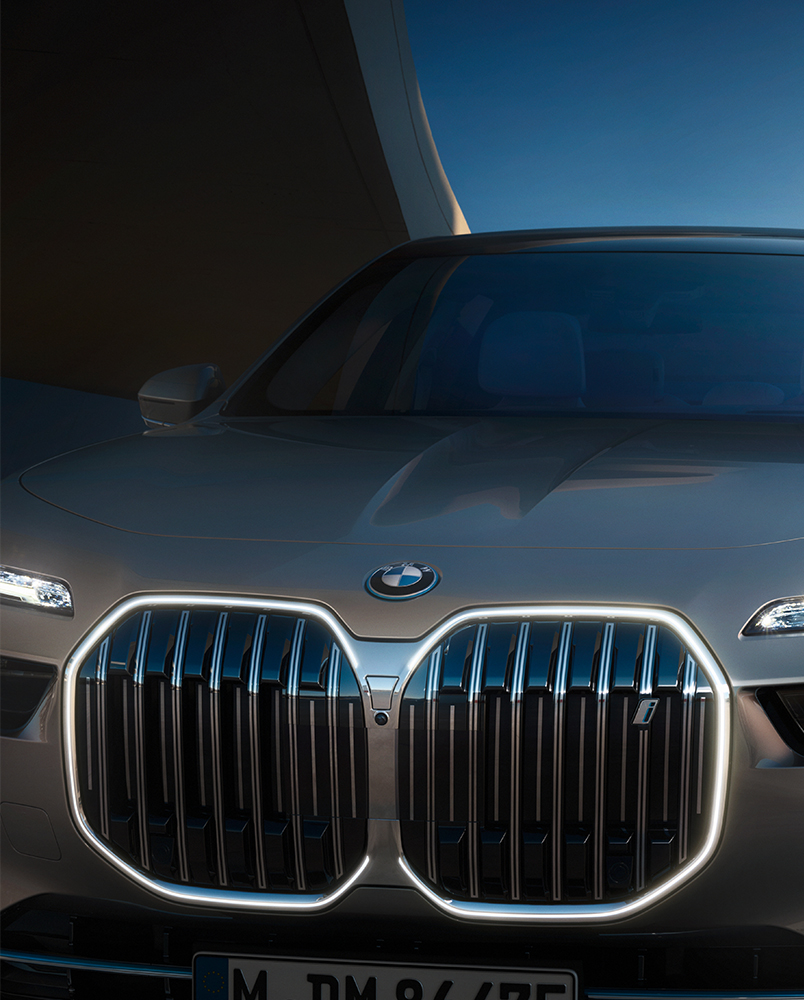 BMW kidney 'iconic glow' of BMW i7 xDrive60