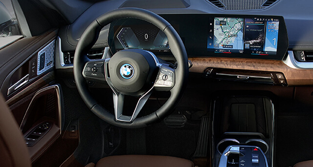 10.25" information display and 10.7" control display of BMW electric car iX1 xDrive30 xLine